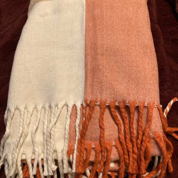 Gap long multi color scarf - Picture 10 of 10